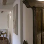 La Casa Amarilla 아바라신
