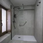 La Casa Amarilla 아바라신