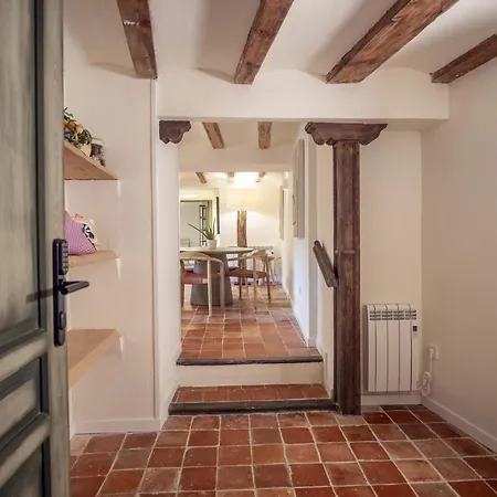 La Casa Amarilla