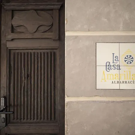 La Casa Amarilla