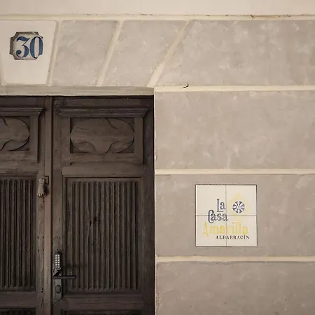 La Casa Amarilla アパート