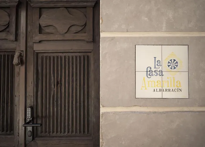 La Casa Amarilla